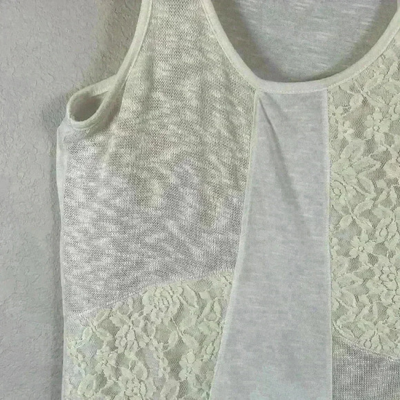 Vioblu Cream Knit Women’s tank top size medium - Picture 3 of 8